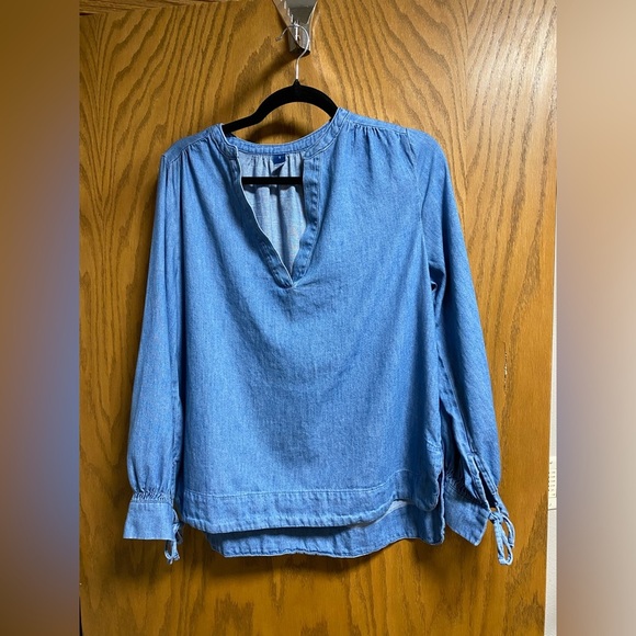 OLD NAVY Long Sleeve Split Neck Lightweight Denim Top - SIZE S - EUC - Picture 8 of 9